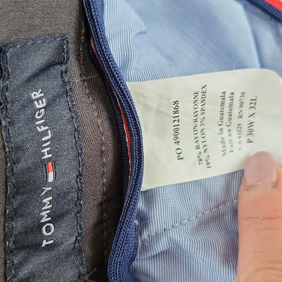 Men's Black Pants, Tommy Hilfiger, 30x32 - Picture 2 of 6
